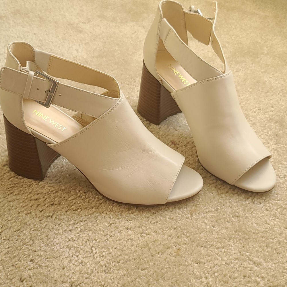 NINE WEST